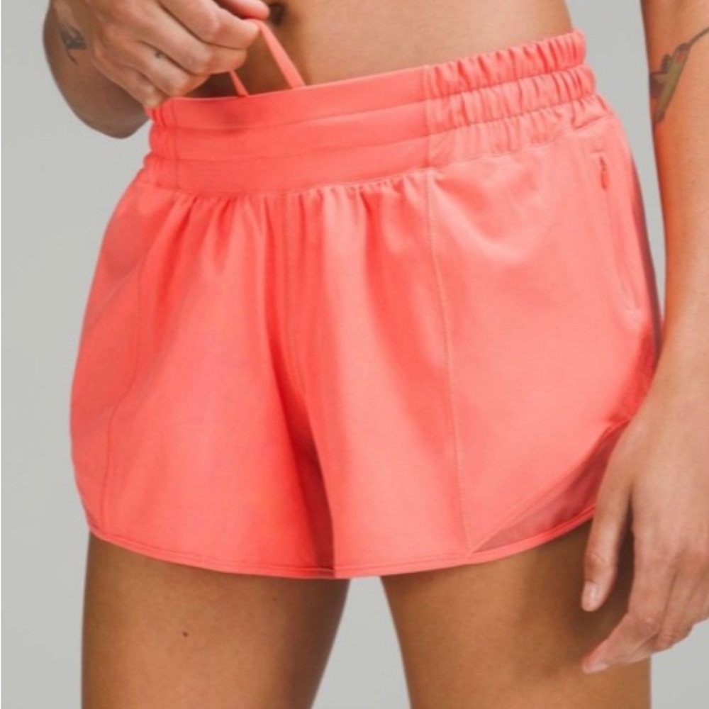 LULUEMON 4” hotty hot shorts